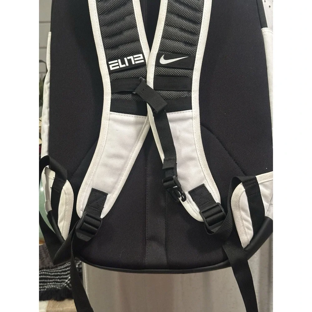Nike Elite 32L Large Backpack White/Black Zip Padded Adjustable 4-Pocket